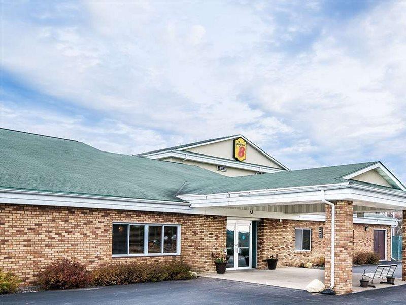 Hotel Super 8 By Wyndham Osseo Wi Extérieur photo