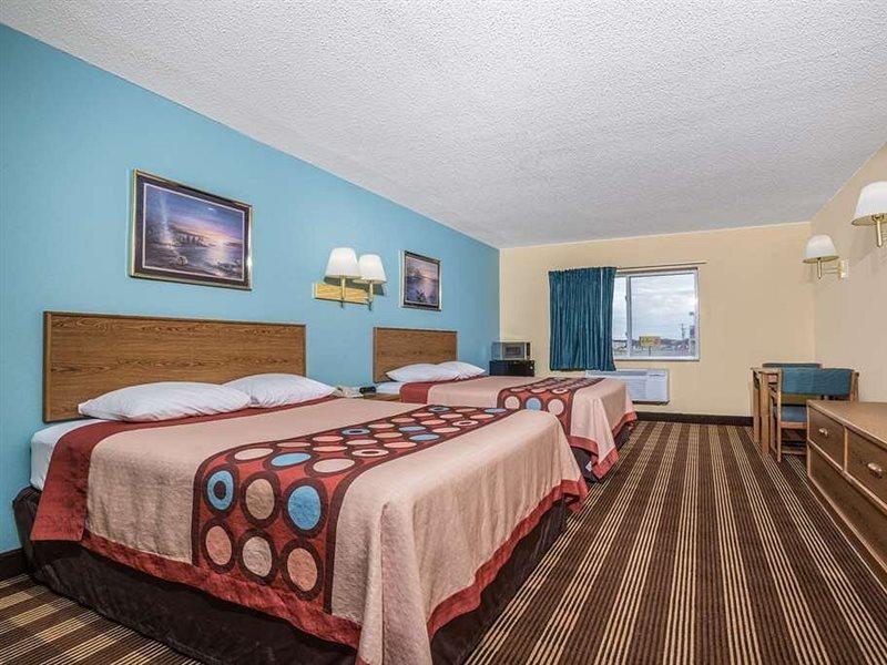 Hotel Super 8 By Wyndham Osseo Wi Extérieur photo