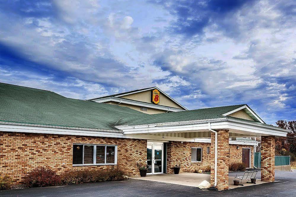Hotel Super 8 By Wyndham Osseo Wi Extérieur photo